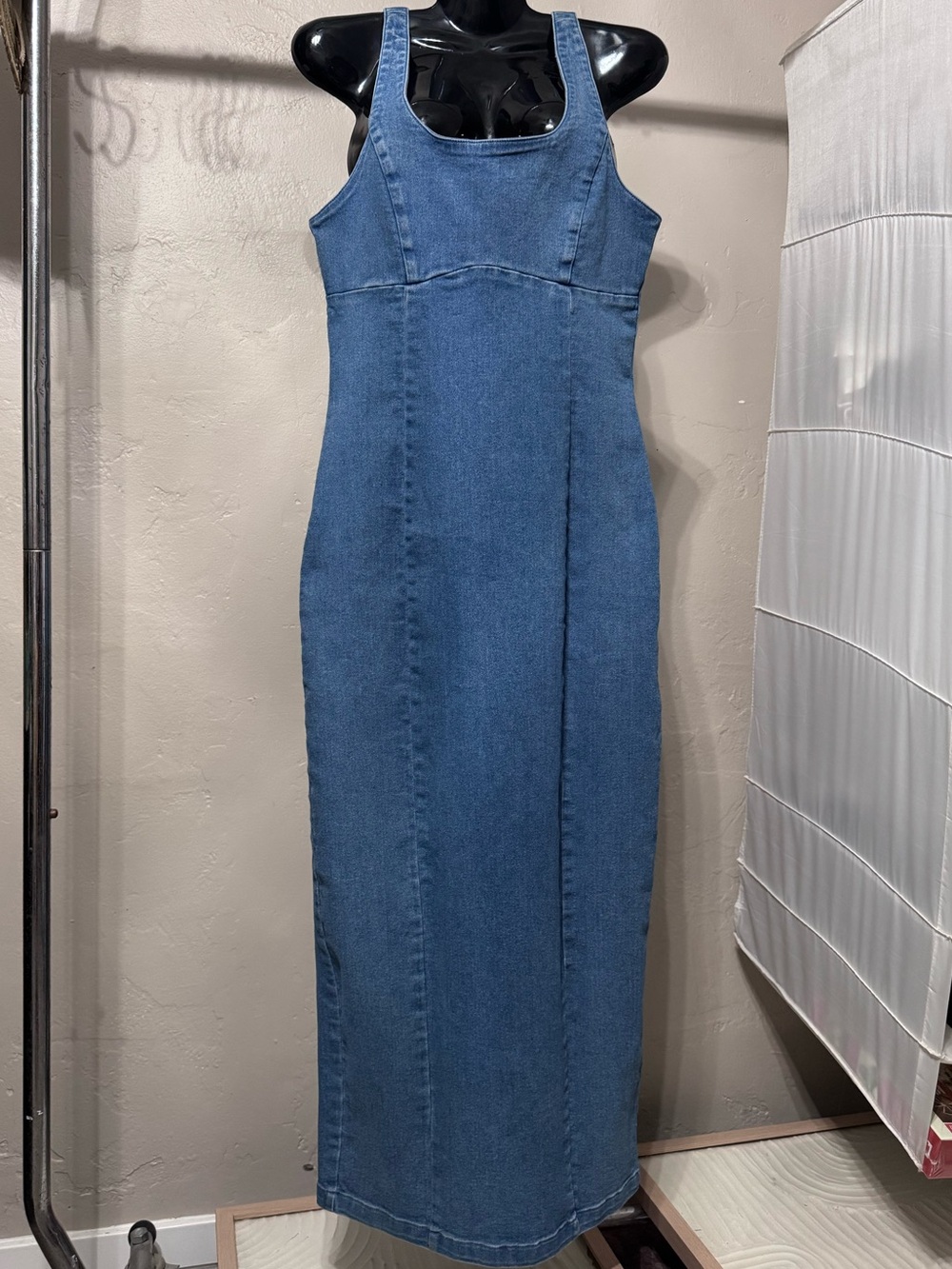 Haute Monde Medium Wash Structured Denim Seam Detail Maxi Dress - Small - Picture 4 of 8
